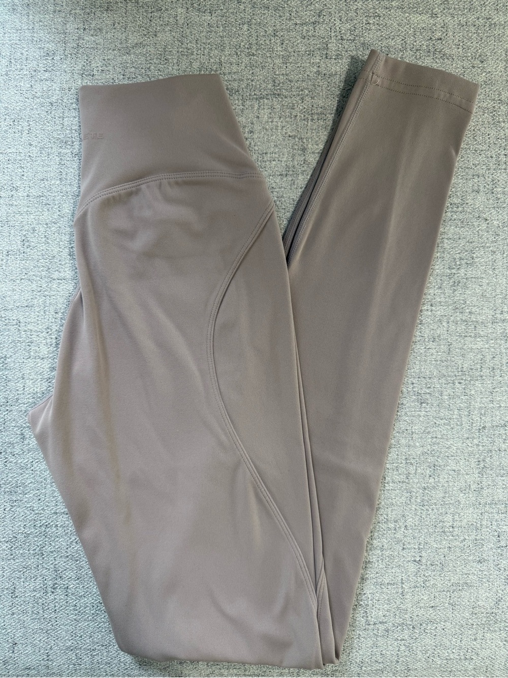 Alphalete Aura Ultra-High-rise Legging